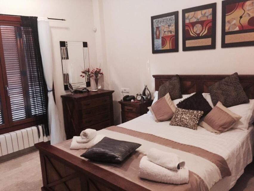 Casa Catherina Joan - El Valle Golf Resort Banos y Mendigo المظهر الخارجي الصورة